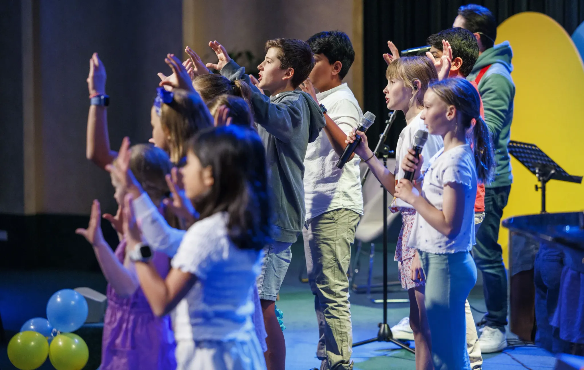 Kids worshipping at Northside Church